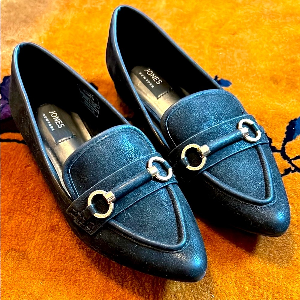Jones New York | Quentie Black Pebble Suede Loafers